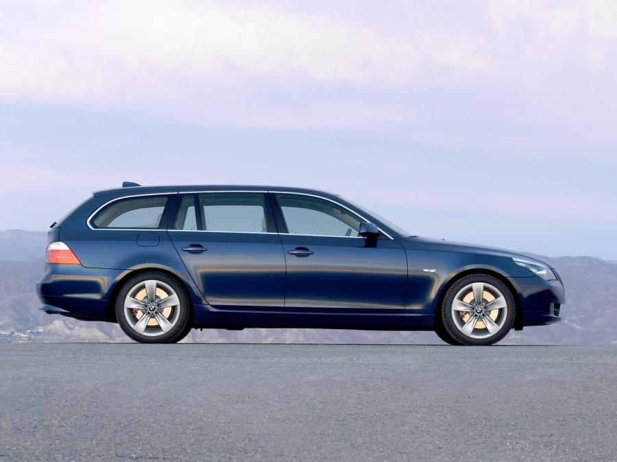  BMW 530i Touring 2007 года  (фото 28 из 46)